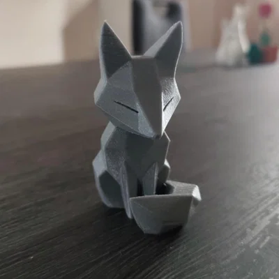 Mô hình chú cáo nhỏ phong cách Low Poly trang trí bàn làm việc