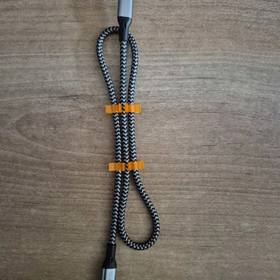 Kẹp giữ dây cáp (Cable clip) đơn giản và tiện dụng