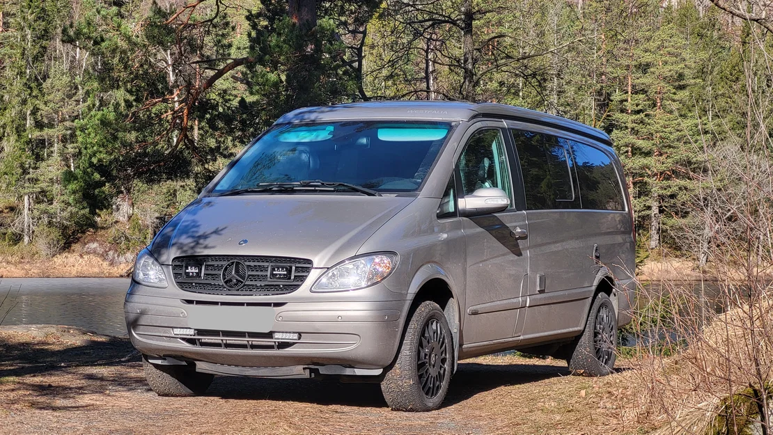 Ngàm gắn đèn LED lưới tản nhiệt cho Mercedes Vito Viano Marco Polo W639 - Image 1