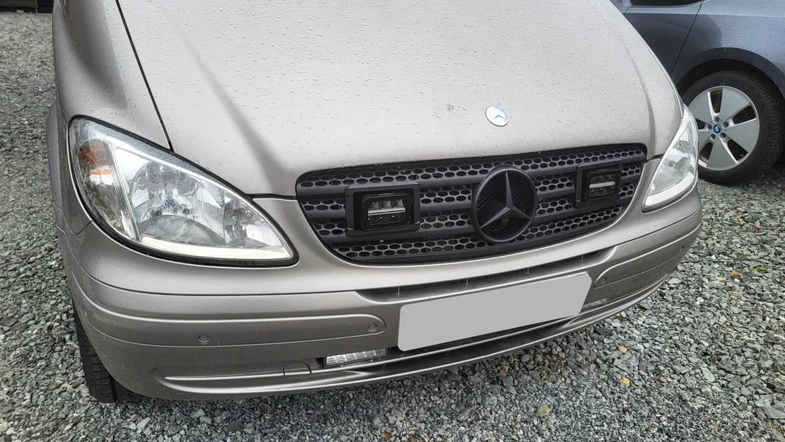 Ngàm gắn đèn LED lưới tản nhiệt cho Mercedes Vito Viano Marco Polo W639 - Image 4