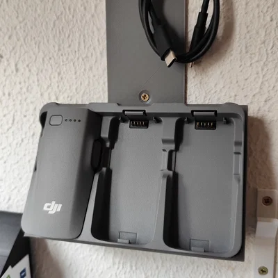 Giá treo tường cho DJI Neo 2 và trạm sạc pin 3 trong 1