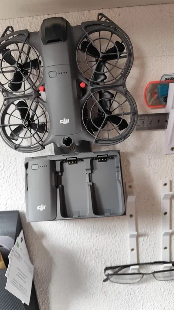 Giá treo tường cho DJI Neo 2 và trạm sạc pin 3 trong 1 - Image 3