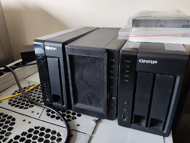 Nắp đậy chống bụi có lọc khí cho thiết bị NAS Synology - Image 1
