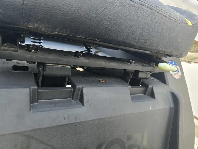 Giá đỡ yên tương thích cho máy cắt cỏ Ryobi T42Li 80V - Image 7