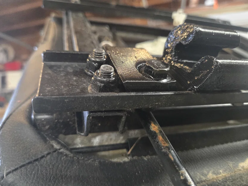 Giá đỡ yên tương thích cho máy cắt cỏ Ryobi T42Li 80V - Image 10