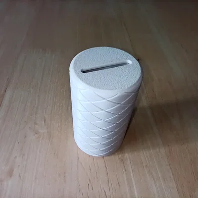 Ống heo tiết kiệm 3D (Pokladnička) nhỏ gọn, nắp vặn ren tiện lợi
