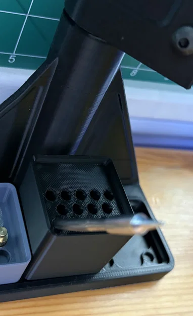 Khay đựng mũi hàn C245 nghiêng theo chuẩn Gridfinity - Image 1