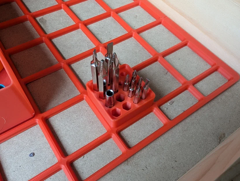 Khay cắm mũi vít Gridfinity 1x1 - Giải pháp sắp xếp đồ nghề gọn gàng - Image 1