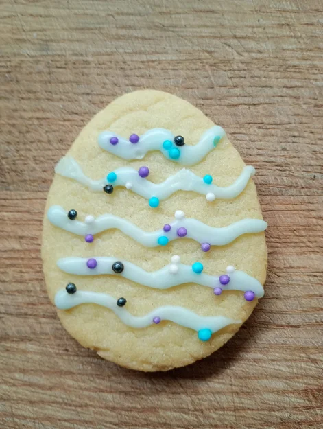 Khuôn cắt bánh quy hình trứng và thỏ chủ đề Phục Sinh - Image 1