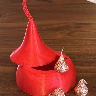 Bát đựng kẹo hình Hershey Kiss