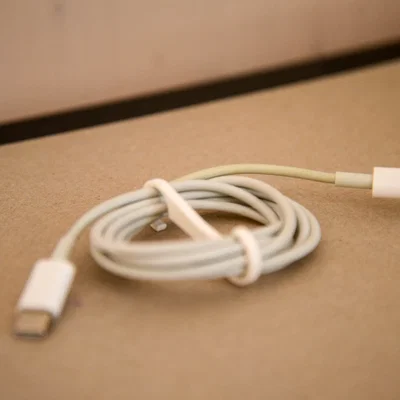 Kẹp giữ dây cáp (Cable clip) đơn giản, in nhanh