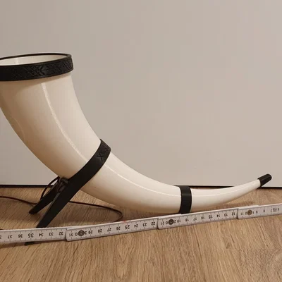 Sừng uống rượu Viking (Viking Drinking Horn) - Bản in 3D 0.5 lít