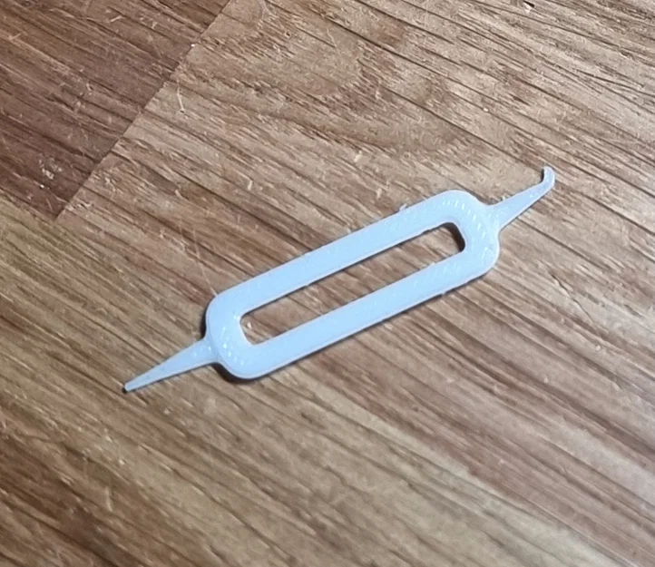 Dụng cụ vệ sinh cổng sạc USB-C và Lightning siêu mỏng tiện lợi - Image 1