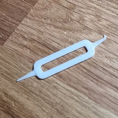 Dụng cụ vệ sinh cổng sạc USB-C và Lightning siêu mỏng tiện lợi