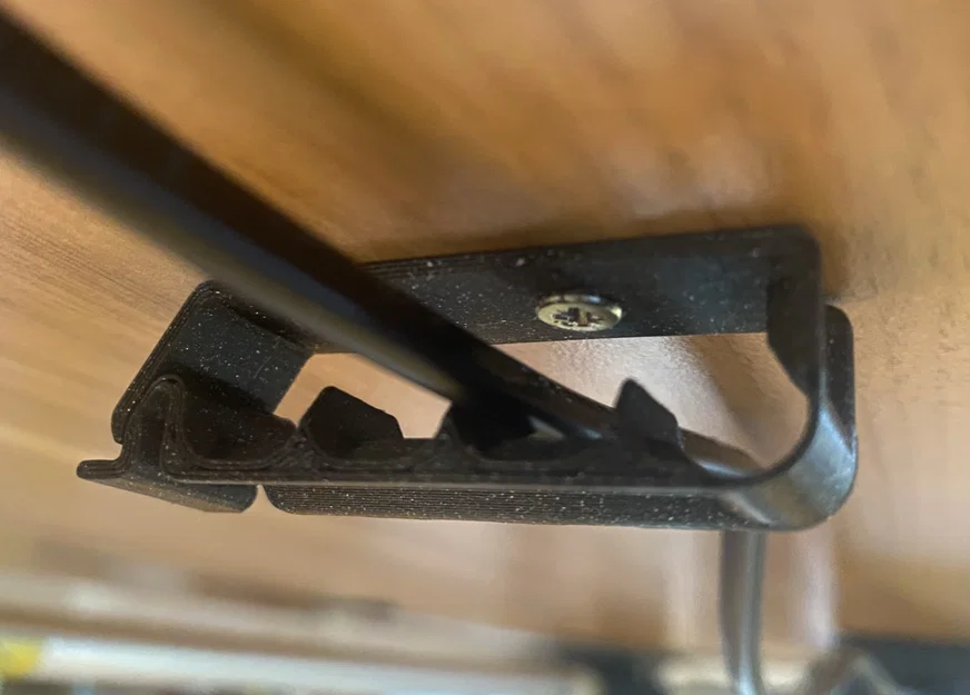 Kẹp giữ dây cáp KLAMMA có lỗ bắt vít - Giúp bàn làm việc gọn gàng - Image 1