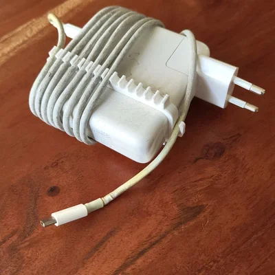 Bộ kẹp giữ dây sạc Apple Macbook gọn gàng - Hỗ trợ Macbook Pro & Air