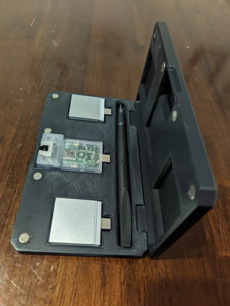 Hộp Đựng Thẻ Mở Rộng Laptop Framework (Dạng Bản Lề) - Image 1