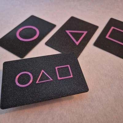 Bộ thẻ bài biểu tượng Squid Game in 3D độc đáo cho fan hâm mộ