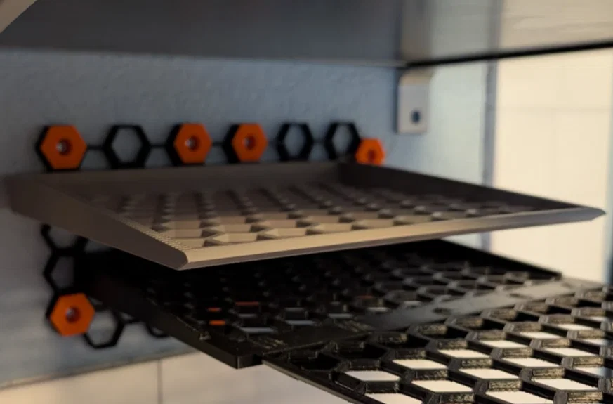 Kệ HSW Half Shelf (Kệ gắn tường tổ ong) tối ưu diện tích - Image 1