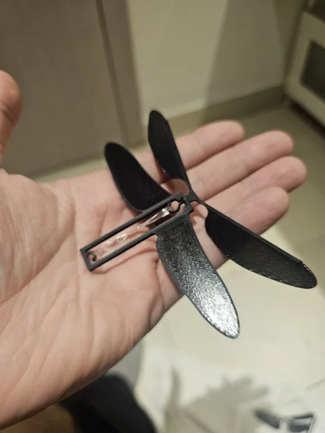 Chú Chuồn Chuồn Biết Bay! - Image 3