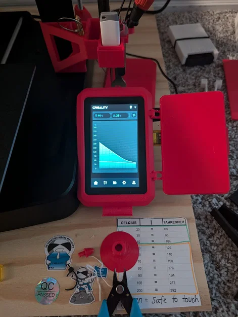 (Remix) Ender 3 v3 KE - Nắp che màn hình tích hợp khay giữ bút cảm ứng - Image 1