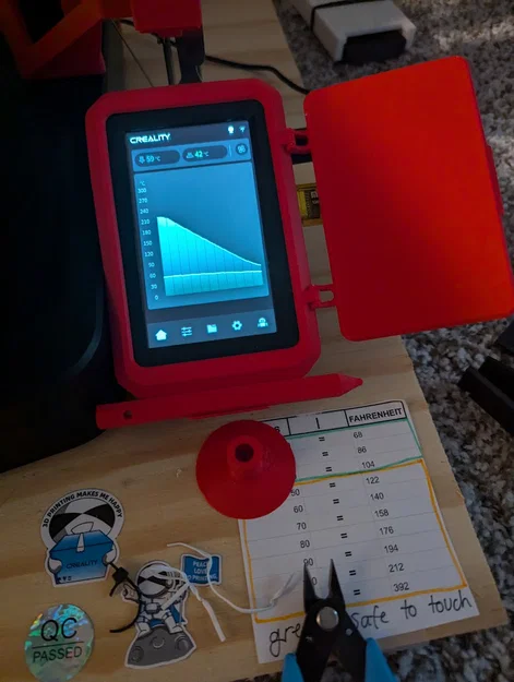 (Remix) Ender 3 v3 KE - Nắp che màn hình tích hợp khay giữ bút cảm ứng - Image 2