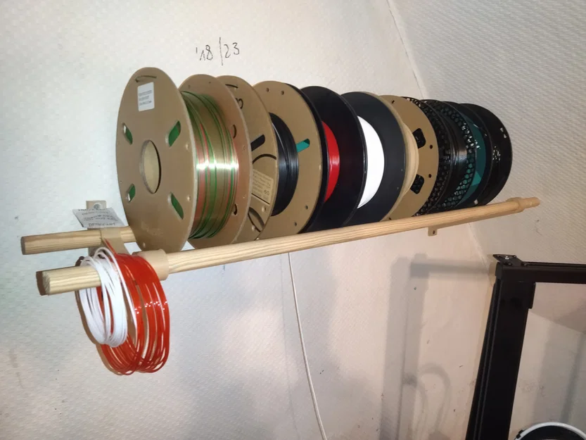 Giá treo cuộn nhựa Filament gắn tường đường kính 20mm tiện ích - Image 1