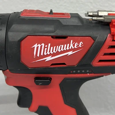 Giá gắn mũi khoan Milwaukee M12