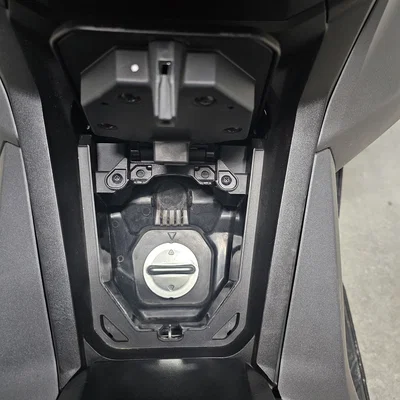 Khay đựng đồ thông minh cho hộc nắp xăng Honda ADV 350