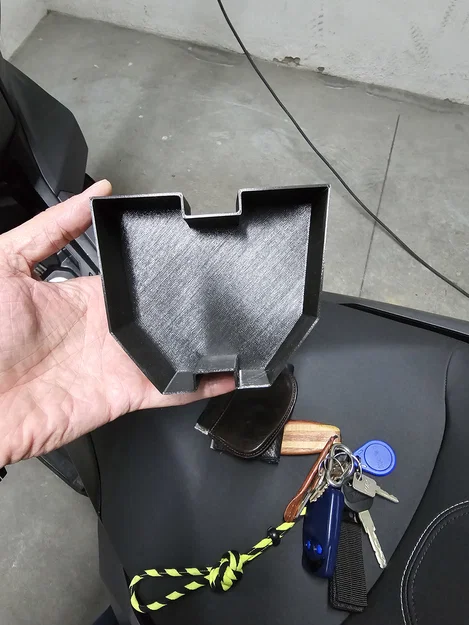 Khay đựng đồ thông minh cho hộc nắp xăng Honda ADV 350 - Image 5