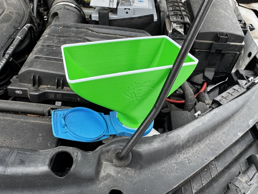 Phễu châm nước rửa kính 3D tiện lợi cho xe Skoda Octavia - Image 2