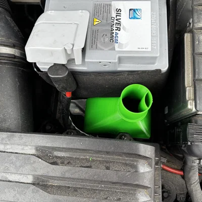 Phễu châm nước rửa kính 3D tiện lợi cho xe Skoda Octavia