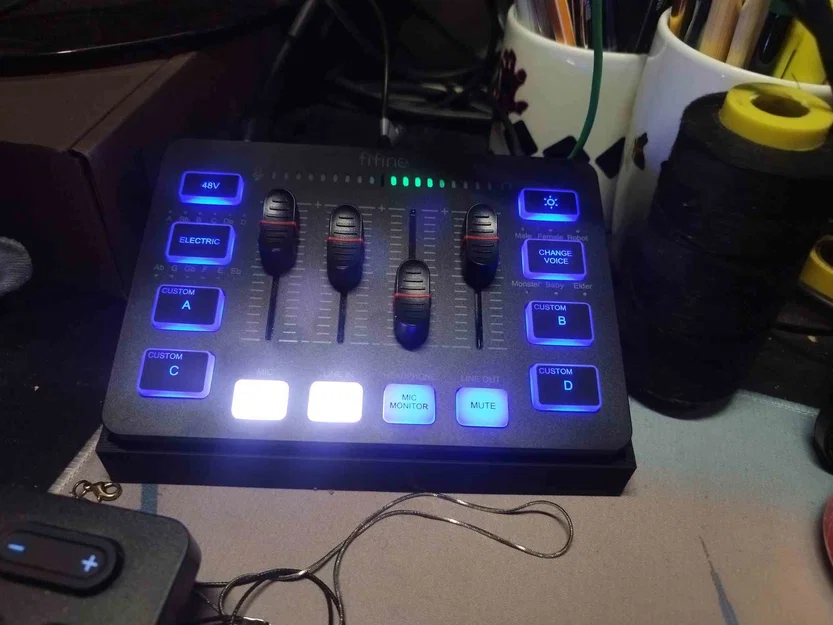 Giá đỡ nghiêng 45 độ cho bộ trộn âm thanh Fifine SC3 - Phụ kiện in 3D - Image 2