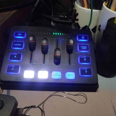 Giá đỡ nghiêng 45 độ cho bộ trộn âm thanh Fifine SC3 - Phụ kiện in 3D