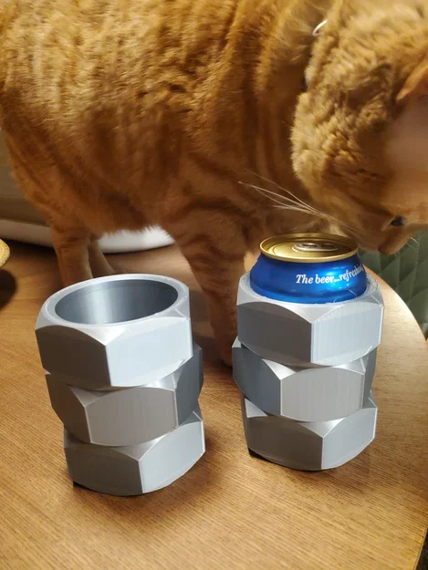Giá đỡ lon nước 3D hình ốc vít (Nuts Can Koozie) độc lạ - Image 2