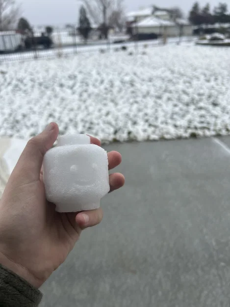 Khuôn làm cầu tuyết hình đầu Lego - Image 2