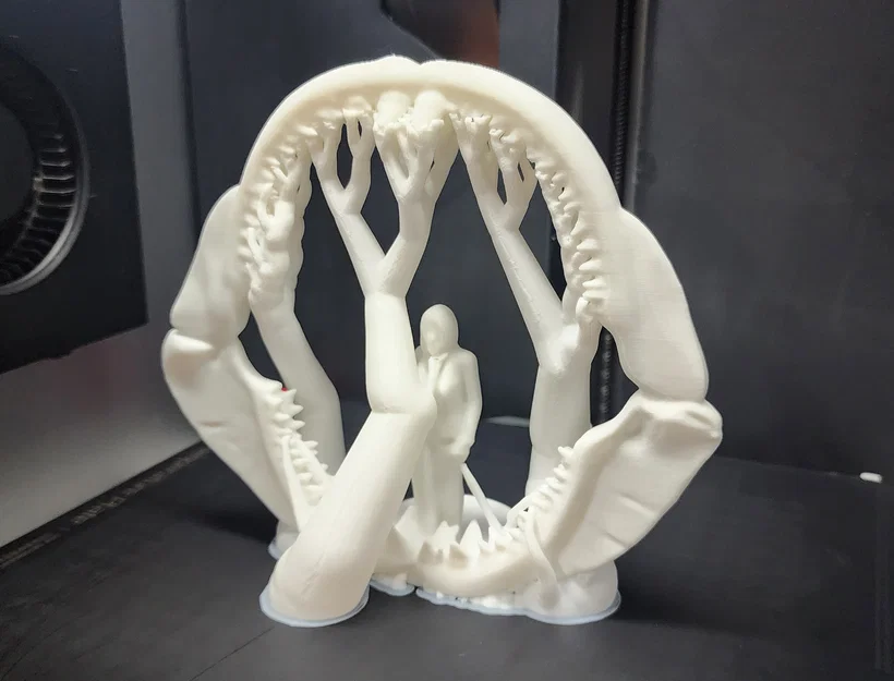 Bộ hàm cá mập Megalodon - Kích thước thực tế cho người - Image 3