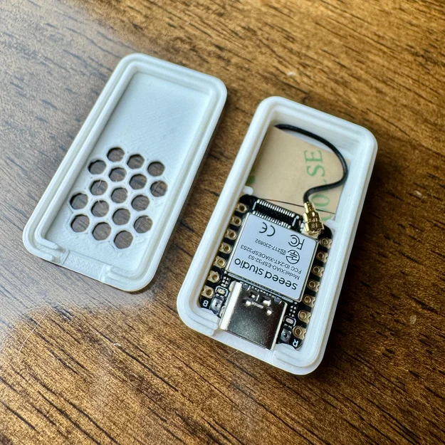 Vỏ hộp Snap-fit cho Seeed Studio XIAO ESP32S3 - Image 1