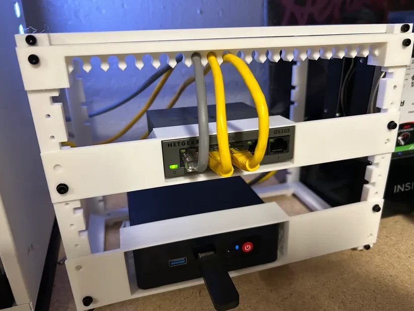 Giá đỡ Rack Mount 10 inch cho switch Netgear GS305 - Image 2