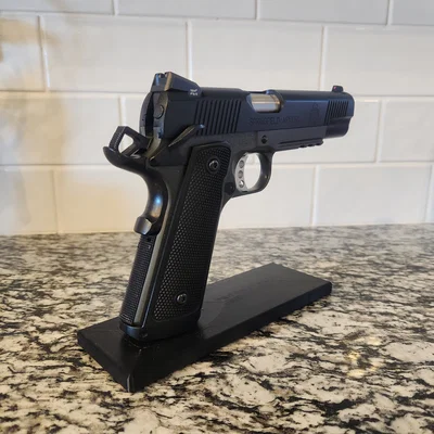 Giá đỡ trưng bày súng 1911 .45 ACP in 3D chuyên nghiệp