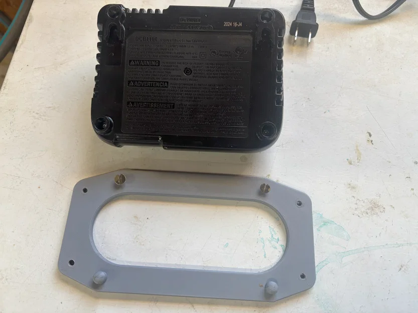 Giá treo tường cho sạc pin Dewalt DCB1104 - Image 4