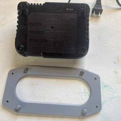 Giá treo tường cho sạc pin Dewalt DCB1104