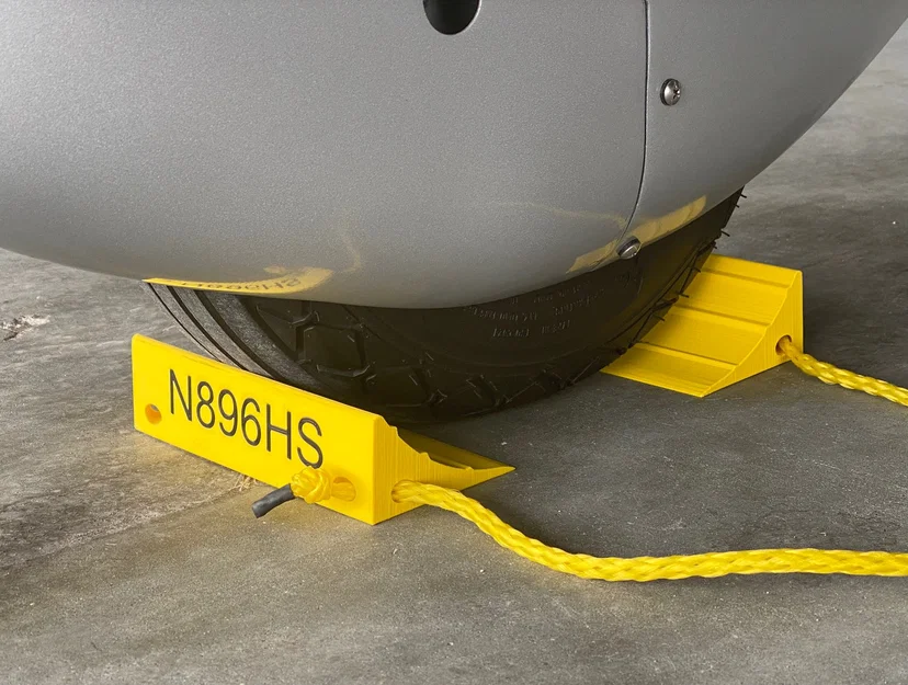 Cục chèn bánh máy bay 5.5 inch - Image 1