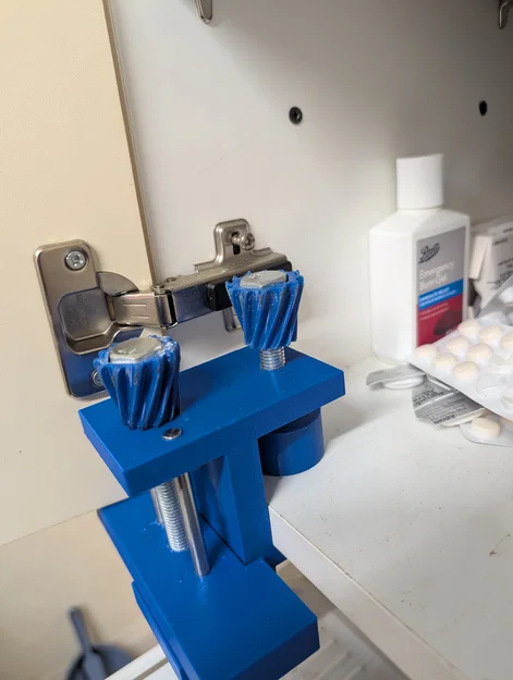 Dụng cụ gá lắp cửa tủ bếp (Kitchen cabinet mounting jig) - Image 2