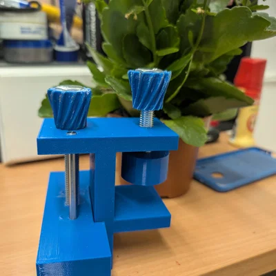 Dụng cụ gá lắp cửa tủ bếp (Kitchen cabinet mounting jig)