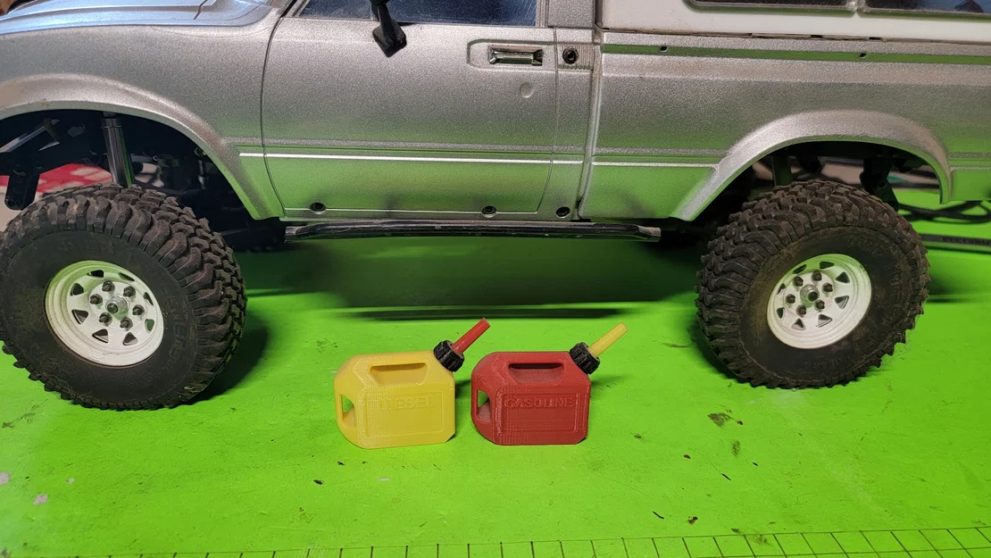 Mô hình can xăng dầu tỉ lệ 1/10 trang trí gara xe RC - Image 1