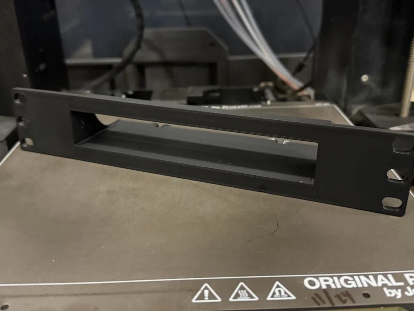 Ngàm gắn Rack 10 inch cho Switch TP-Link TL-SG108PE (Không logo) - Image 1