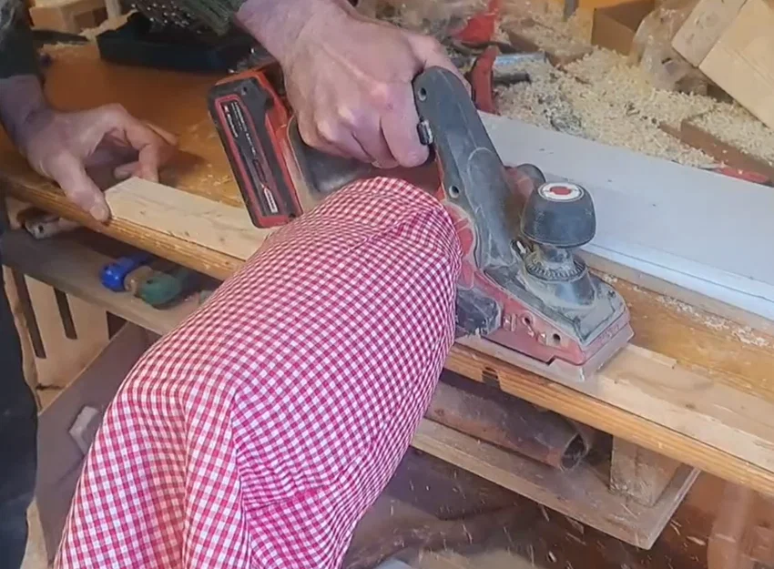 Ống xả bụi máy bào Einhell TP-PL 18/3 in 3D tiện lợi - Image 1