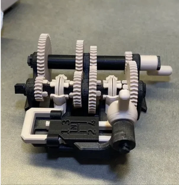 Hộp số sàn 4 cấp "Constant Mesh" – In 3D 100%! - Image 1