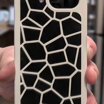 Ốp lưng Pixel 9A với họa tiết Voronoi